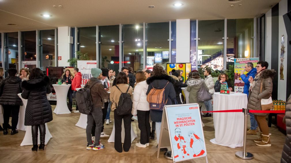 Plaudern bei der Filmpremiere