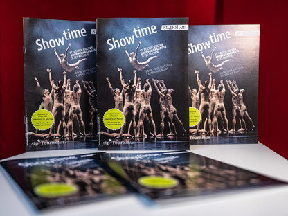 Broschüre "Showtime". (Foto: Arman Kalteis)