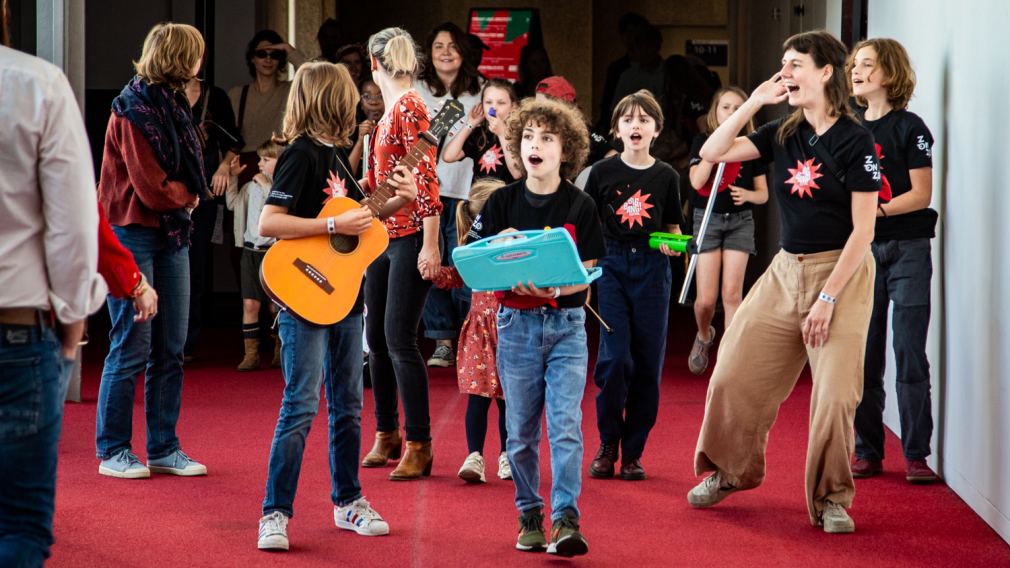 Ausgelassene Stimmung wie vor zwei Jahren in Antwerpen ist auch in St. Pölten garantiert beim Big Bang Festival, einer Kooperation von Festspielhaus St. Pölten, Jeunesse und Stadt St. Pölten. (Foto: Karolina Maruszak)