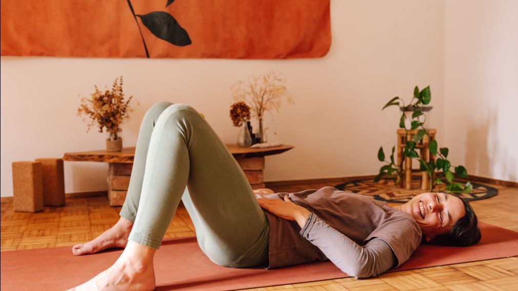 Mag.a Christina Kiehas beim Yoga. (Foto: Katrin Meindl)