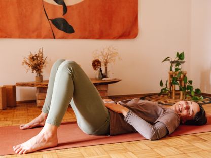 Mag.a Christina Kiehas beim Yoga. (Foto: Katrin Meindl)