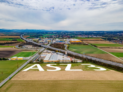 Direkt neben der Straßenmeisterei Pottenbrunn entsteht das neue Altstoffsammelzentrum 3. (Foto: Arman Kalteis)