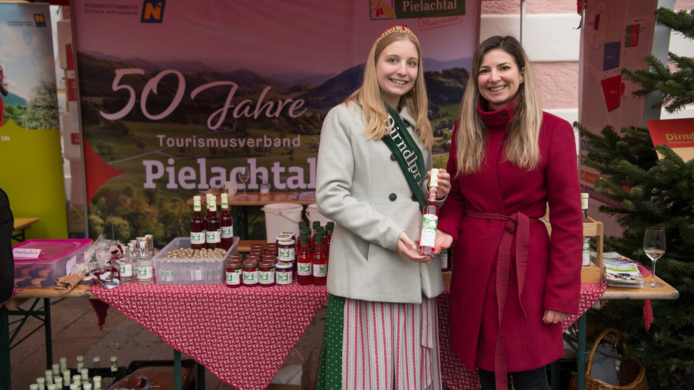 Dirndlprinzessin Lisa Egger und Dirndltal Obfrau Veronika Harm