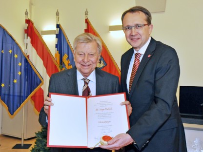 Auf den Tag genau vor fünf Jahren wurde Dr. Hugo Portisch die Ehrenbürgerschaft der Stadt St. Pölten verliehen. (Foto Josef Vorlaufer).
