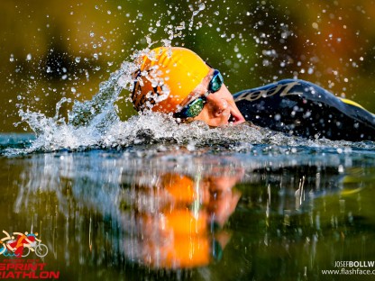 Ein Schwimmer beim Paratriathlon 2020. (Foto: Josef Bollwein)