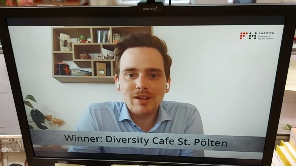 Das Team des Büros für Diversität freut sich über eine hohe Auszeichnung – den Österreichischen Verwaltungs-Sonder-Preis 2021 für das Diversity Café St. Pölten. (Foto: Mariella Schlossnagl)