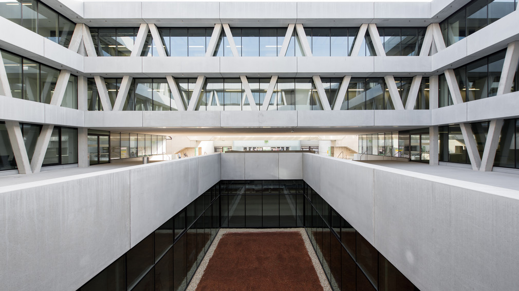Das Gebäude der NDU (New Design University)