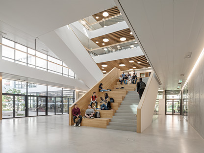 Eine Abbildung des modernen Campus St. Pölten von innen. (Foto: Hertha Hurnaus)