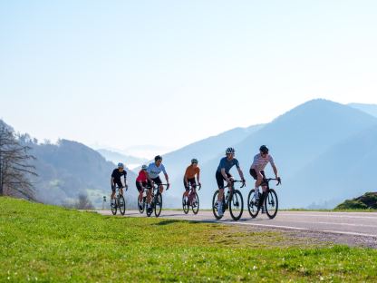 Sechs Personen mit Rennrad (Foto: Bollwein)