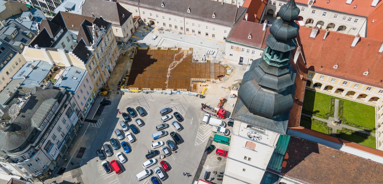 Betonierarbeiten am Domplatz