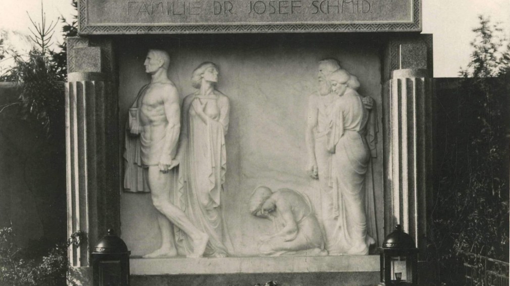 Grabmal Familie Dr. Josef Schmid am St. Pöltner Hauptfriedhof. (Foto: Stadtmuseum St. Pölten)