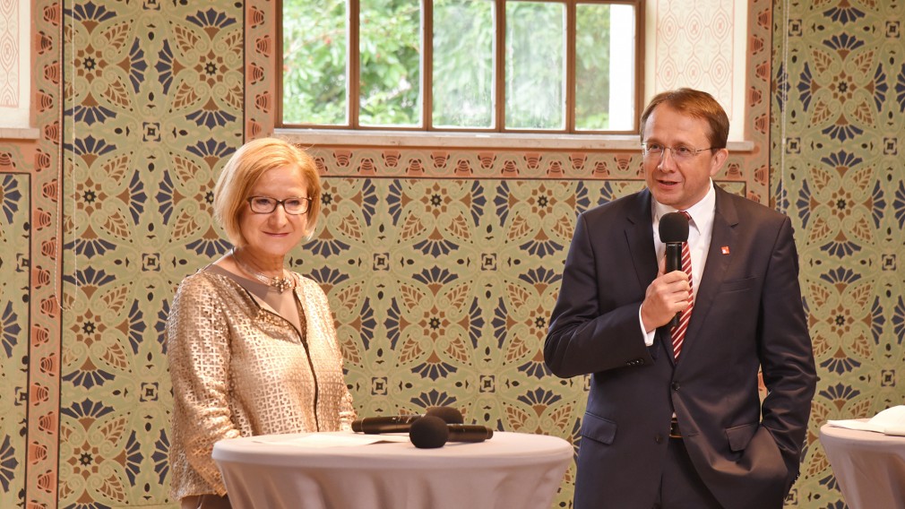 Landeshauptfrau Johanna Mikl-Leitner und Bürgermeister Matthias Stadler präsentieren den gemeinsamen Kunst- und Kulturschwerpunkt "St. Pölten 2024" in der Ehemaligen Synagoge St. Pölten (Foto: Josef Vorlaufer)