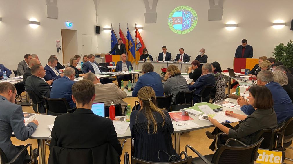 Sitzung des Gemeinderates im Rathaus. (Foto: Kainz)