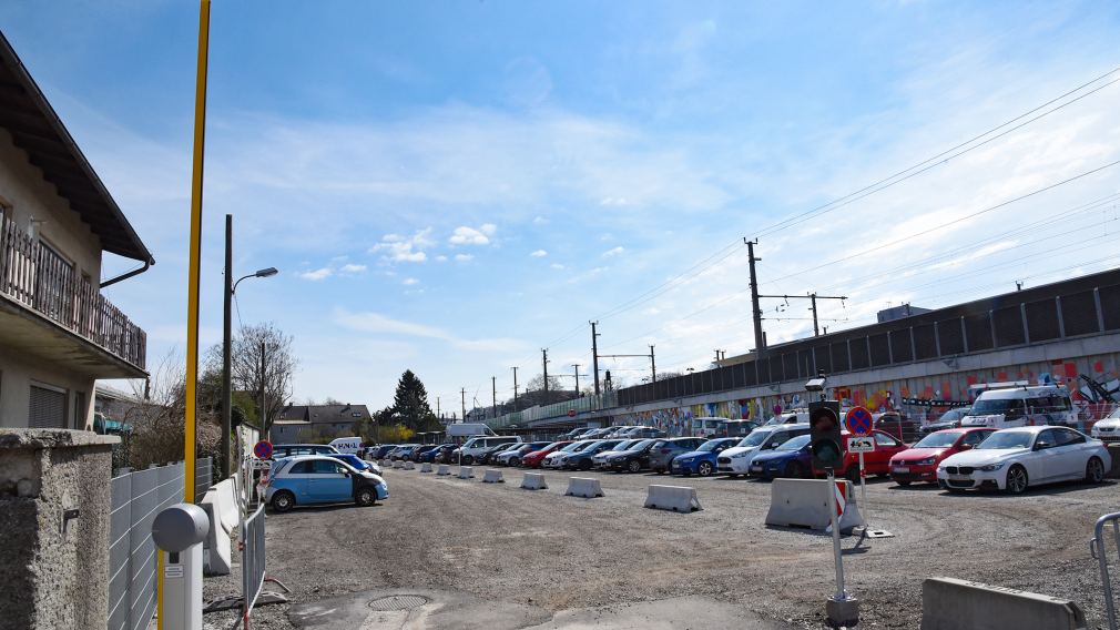 Der Parkplatz Nord mit der neuen Schrankenanlage. (Foto: Josef Vorlaufer)