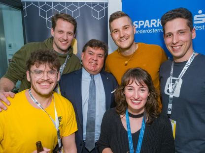 v.l.n.r.: Julian-Marc Zeilinger (Founders), Wolfgang Kern (Founders), Heinrich Prokop (Clever Clover), Lukas Renz (HydroSolid), Christina Liess (Founders), Hannes Weichhart (Founders). (Foto: Josef Haiden)