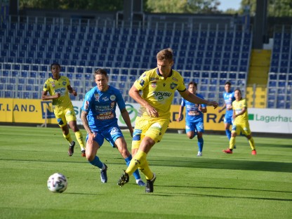 Spieler des SKN St. Pölten am Fußballfeld. (Foto: Günter Mühlbacher)