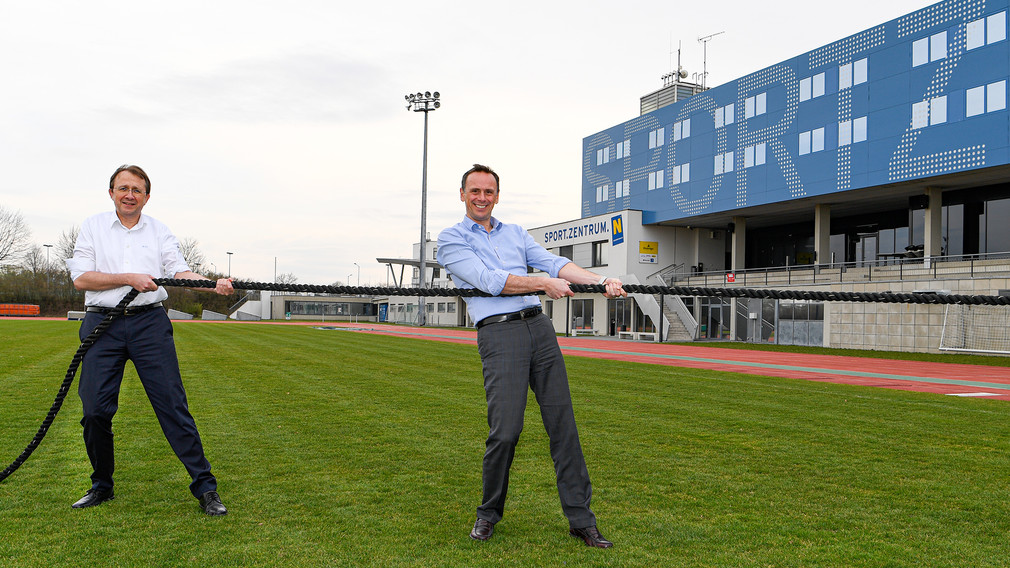Sportlandesrat Jochen Danninger und Bürgermeister Matthias Stadler. (Foto: NLK Reinberger)