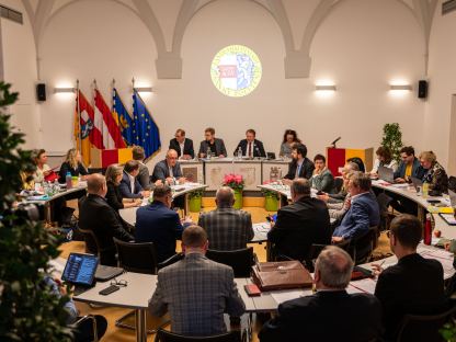 Der Gemeinderat der Landeshauptstadt bei der Tagung im Gemeinderat am 26. Februar. (Foto: Christian Krückel)