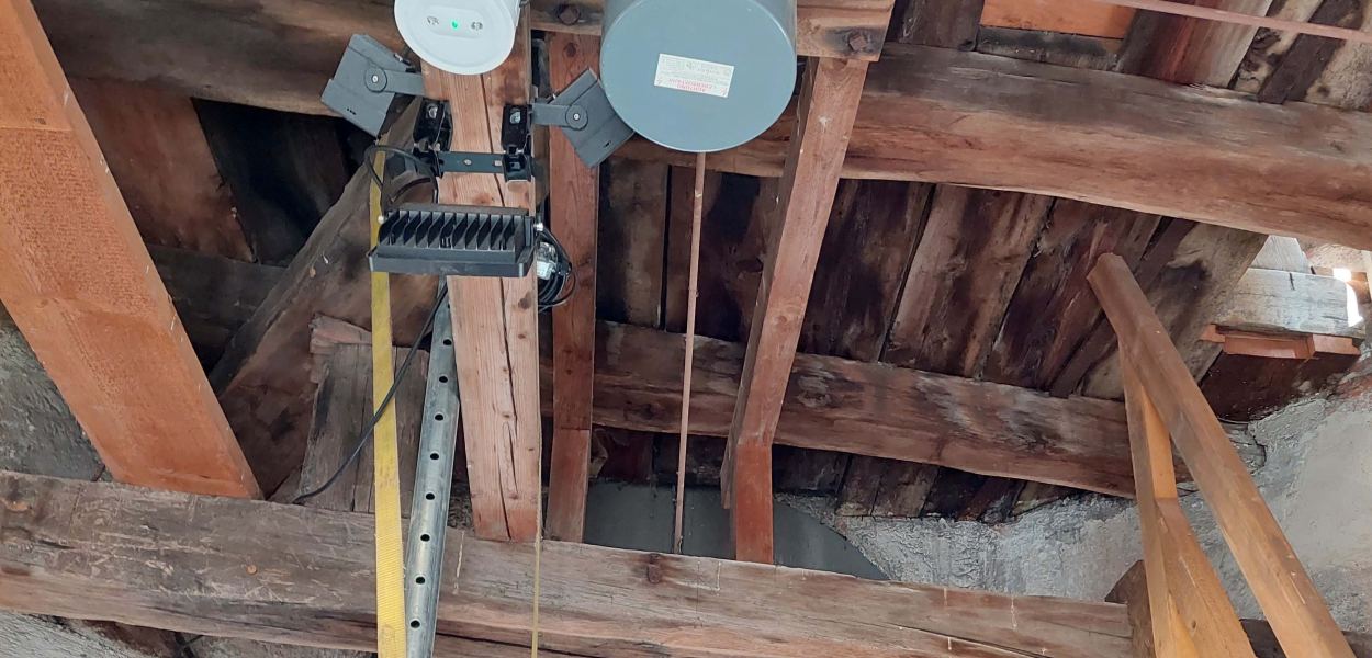Hier wird das Glockenspiel befestigt.