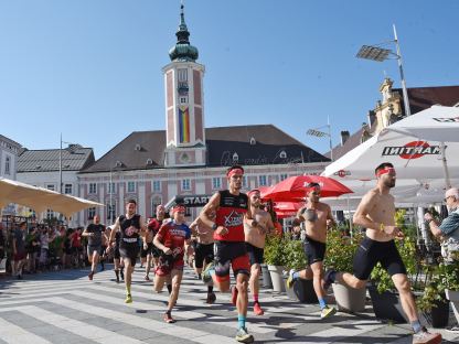 Start des Spartan Race am Rathausplatz in St. Pölten. (Foto: de.spartan.com)