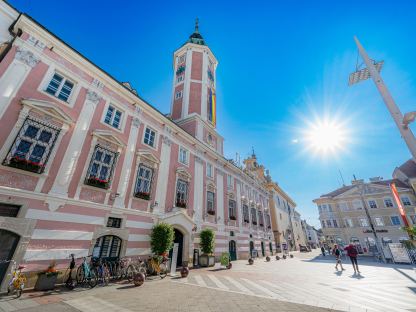 Rathaus mit Sonnenschein. (Foto: Krückel)