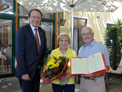 Drei Personen posieren für ein Foto. (Foto: Wolfgang Mayer)