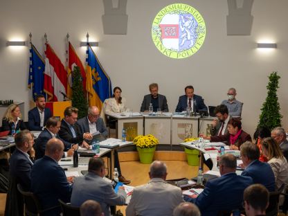 Bild von der Gemeinderatssitzung aus dem Rathaus. (Foto: Christian Krückel)