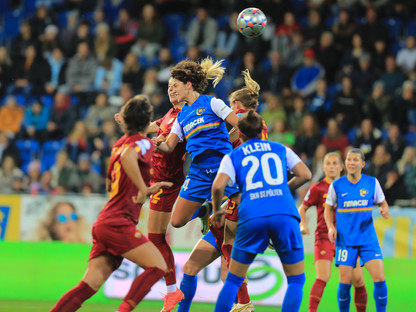 SKN Frauen bei einem Spiel. (Foto: Tom Seiss)