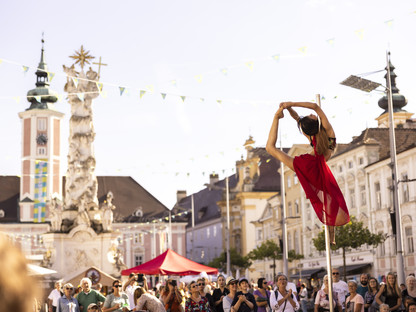 2023 ist Bravissimo zurück in der St. Pöltner Innenstadt – mit Akrobatik, Musik, Comedy und Kulinarik. (Foto: Bernd Berger)