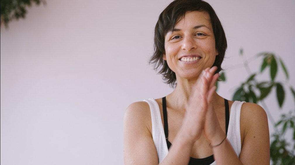 Im Rahmen des Frauensalons mit Christina Kiehas alias YogenaYoga kann kostenfrei Online-Yoga via Zoom praktiziert werden. (Foto: Inés Bacher)