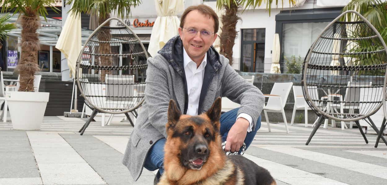 Matthias Stadler mit Schäferhund (Foto: Stadt St. Pölten)