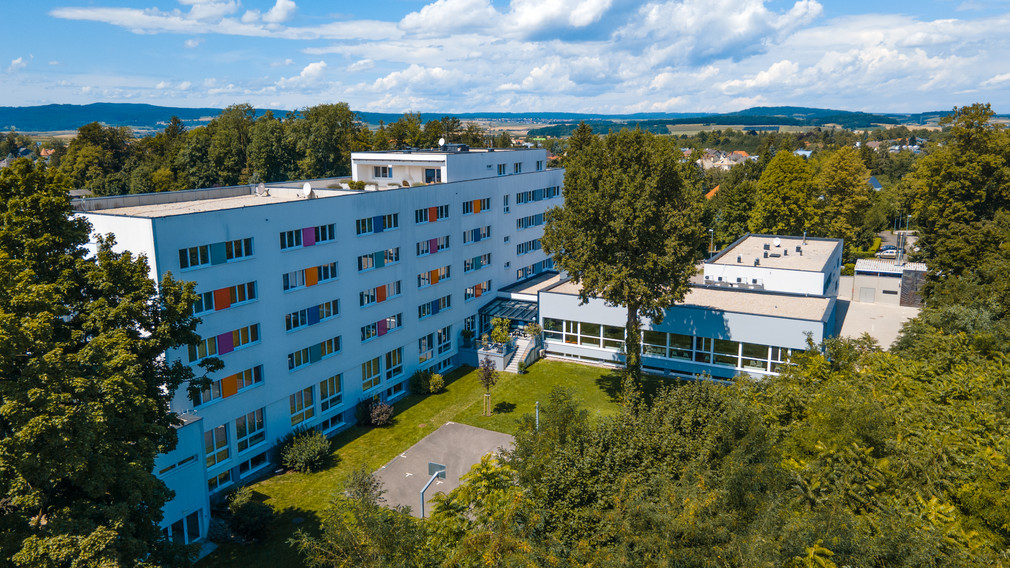 Luftansicht der Volkshochschule St. Pölten. (Foto: Arman Kalteis)