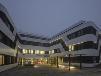 Außenansicht vom neuen Gesundheitszentrum. (Foto: Sebastian Schubert)