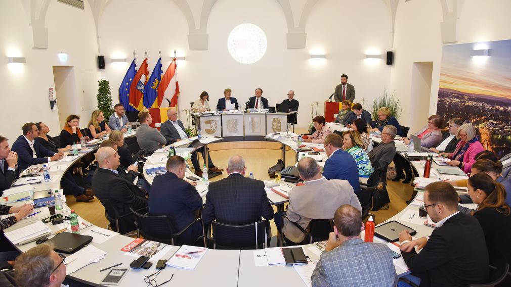 Sitzung des Gemeinderates im St. Pöltner Rathaus. (Foto: Vorlaufer)