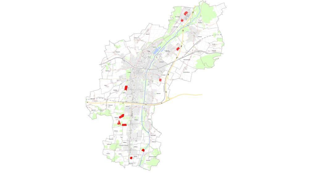 Im Zuge der Ersatzaufforstungsmaßnahmen der Stadtsportanlage wurden 10 Flächen im Stadtgebiet wieder mit Jungbäumen bepflanzt. Die Flächen erstrecken sich über die gesamte Stadt, was aus ökologischer und mikroklimatischer Sicht Vorteile mit sich bringt.