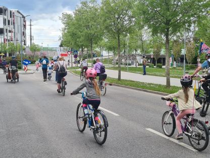 Fahrradfahrende Kinder. (Foto: Katarin Treitl)