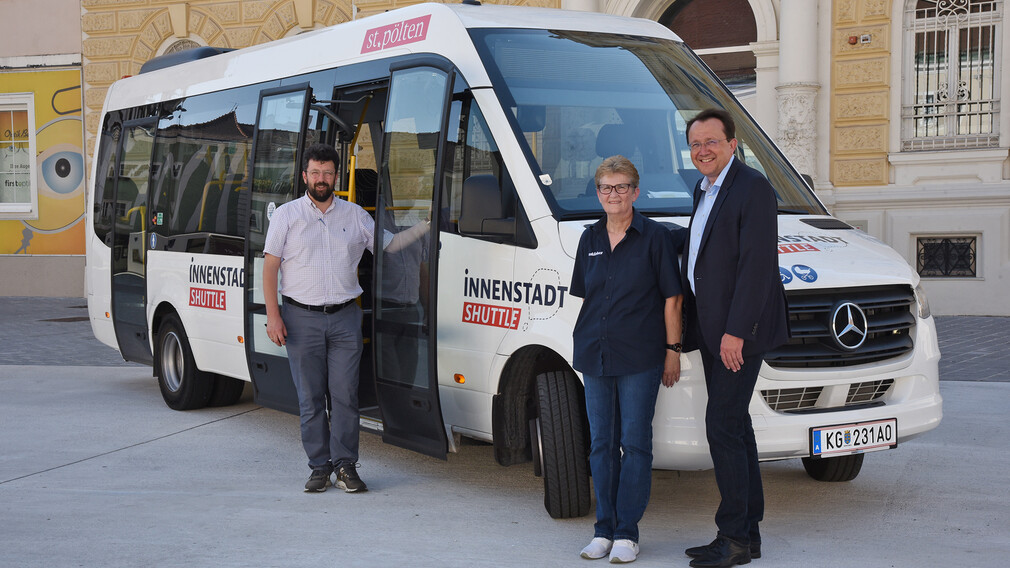 Bequem und kostenlos kann man mit dem Innenstadt-Shuttle durch die City pendeln. (Foto: Josef Vorlaufer)