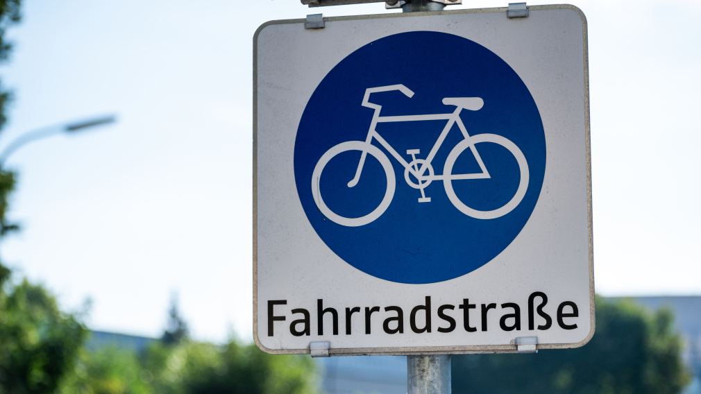Ein Fahrradstraßen-Verkehrsschild. (Foto: Christian Krückel)