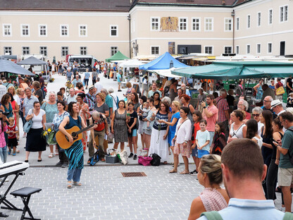 Singender Marktplatz