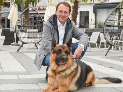 Matthias Stadler mit Schäferhund (Foto: Stadt St. Pölten)