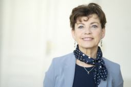 Renata Schmidtkunz