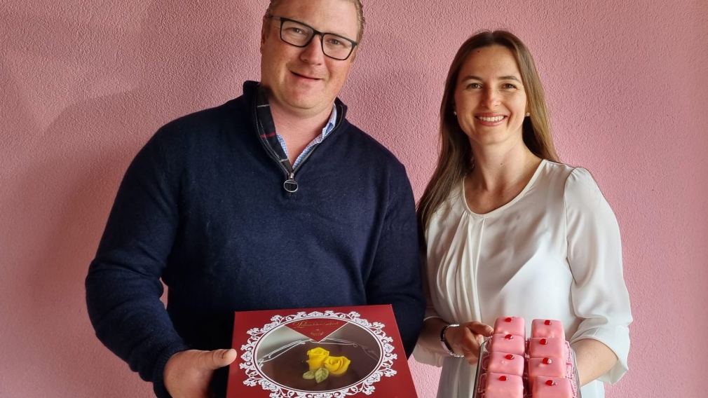 Andreas und Katharina Brandstetter eröffnen am Samstag das umgebaute Punschkrapferl. (Foto: privat)