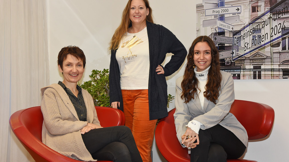 Ilse Knell, Martina Eigelsreiter und Mariella Schlossnagl vom Büro für Diversität der Stadt St. Pölten. (Foto: Josef Vorlaufer)