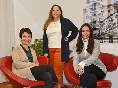 Ilse Knell, Martina Eigelsreiter und Mariella Schlossnagl vom Büro für Diversität der Stadt St. Pölten. (Foto: Josef Vorlaufer)