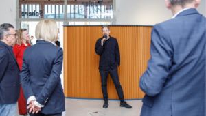 Ausstellungsrundgang mit Kay Walkowiak