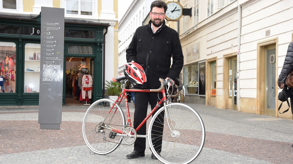 Vizebürgermeister Harald Ludwig mit Rad. (Foto: Josef Vorlaufer)