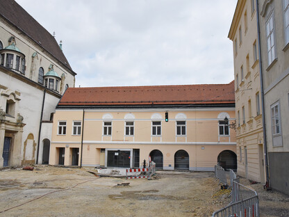 Das ehemalige Oberbank-Gebäude wird zur Stadtbibliothek umgebaut und soll künftig eine Anlaufstelle für alle St. Pöltner:innen sein. (Foto: Josef Vorlaufer)