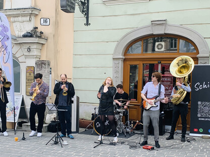 Musikalischer Herrenplatz und klingende Wiener Straße