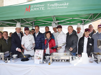 Schaukochen am Markt. (Foto: Josef Vorlaufer)