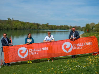 Bürgermeister Matthias Stadler, Organisatorin Petra Schwarz, Triathlet Christian Putz und Landesrat Jochen Danninger. (Foto: Arman Kalteis)